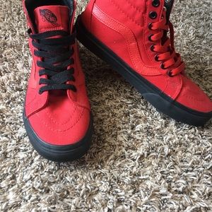 Brand new vans different color laces.